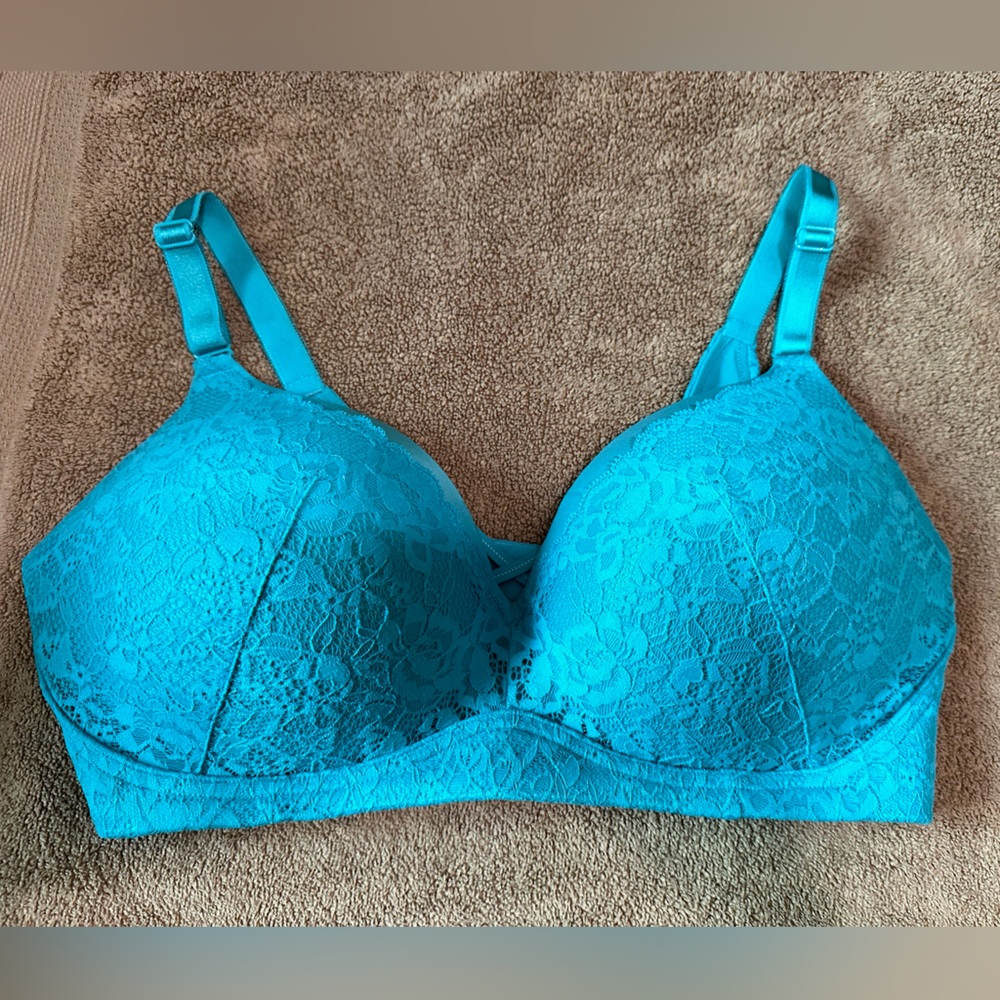 Torrid wirefree push up bra 40DDD GUC turquoise 360 back smoothing lace